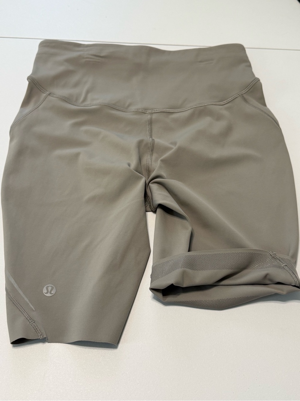 lululemon Base Pace High Rise Reflective Shorts 8” Athletic Gray Size 6 - Picture 5 of 13